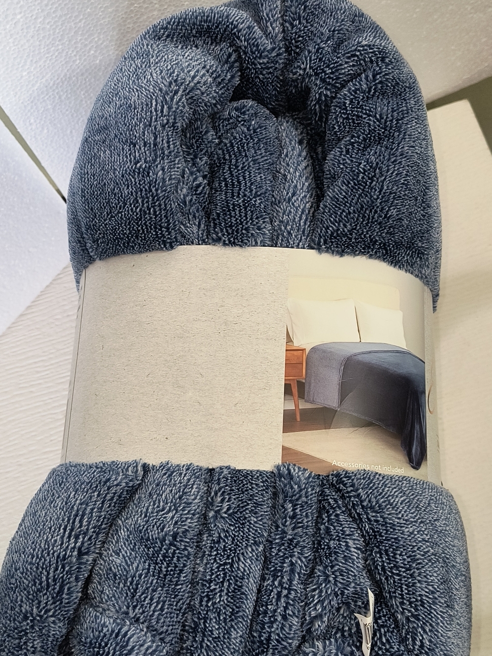 Berkshire Extra Plush Queen Blanket - Slate - Picture 3 of 3